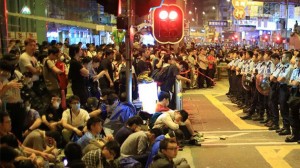 香港選舉時「民主派」謀求獲得3分之1以上議席的舉動 擦出強烈的「香港人」意識的火花